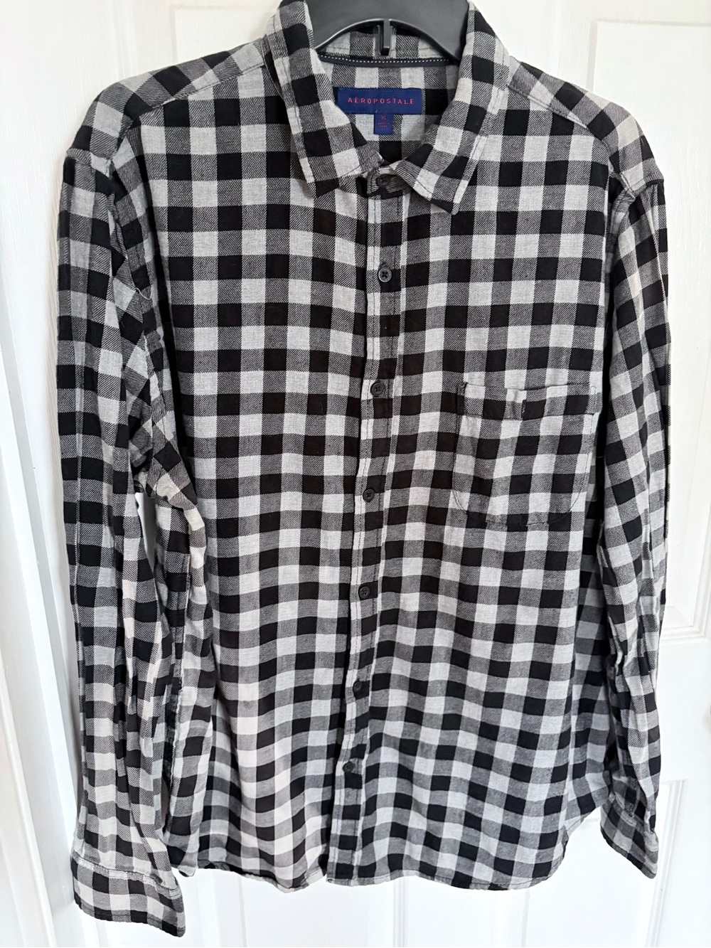 Aeropostale Men’s Black & White Plaid Button-Down Shirt